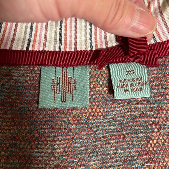 The CUTEST crop sweater top. HWR size XS - Picture 2 of 5